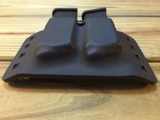 (image for) Traditional Dual Pistol Magazine Carrier - Click Image to Close