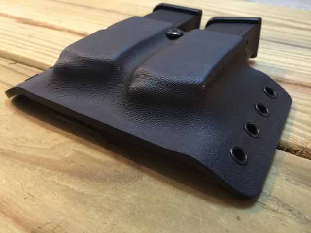 (image for) Traditional Dual Pistol Magazine Carrier